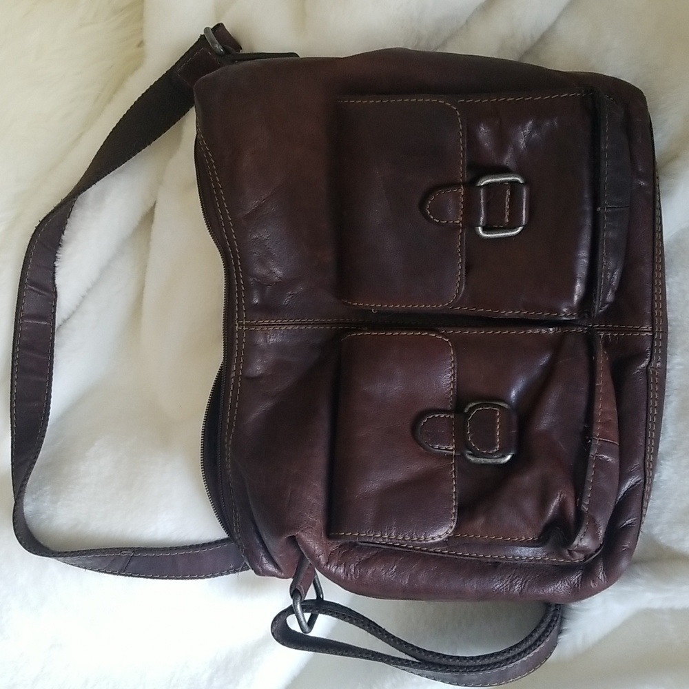 Ladies  Jack George's leather shoulder bag in excellent preowned condition.